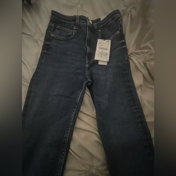 BRAND NEW ZARA VINTAGE SKINNY JEAN SIZE 4 - Picture 2 of 4